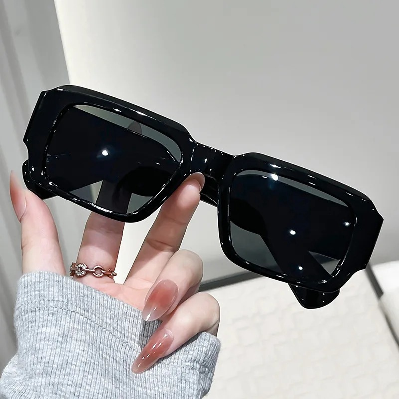 Nuovi occhiali da sole rettang - Designer Sunglasses recensione e prezzo